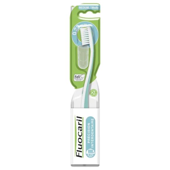 Brosse à dents médium Précision interdentaire Fluocaril - une brosse à dents